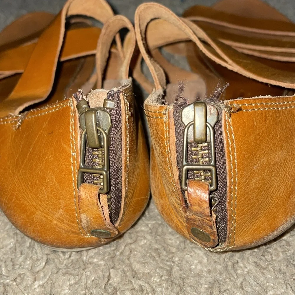 Zara Light Tan Flat Strappy Sandals - Picture 4 of 9